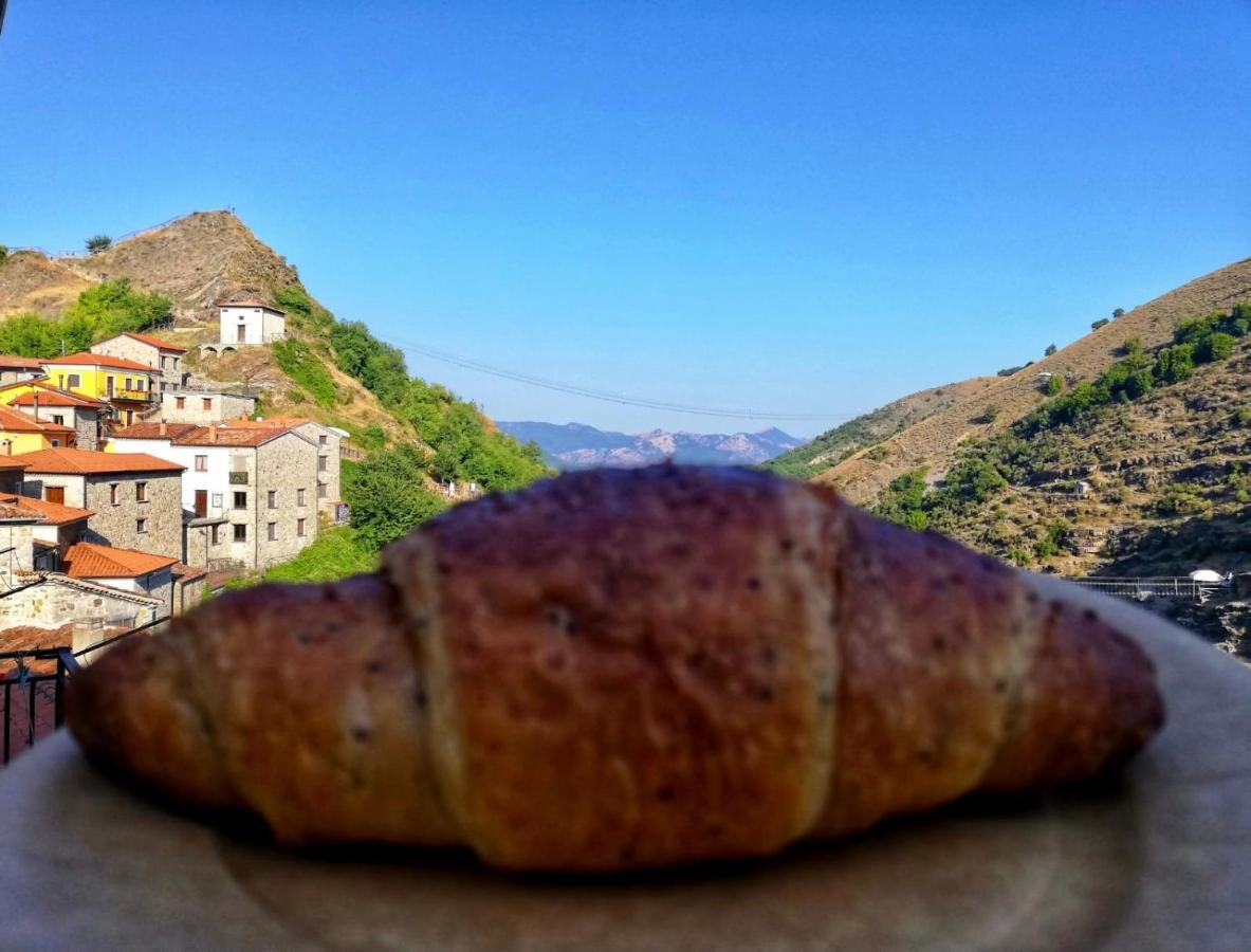 Borgo Manca Suite Sasso di Castalda Εξωτερικό φωτογραφία