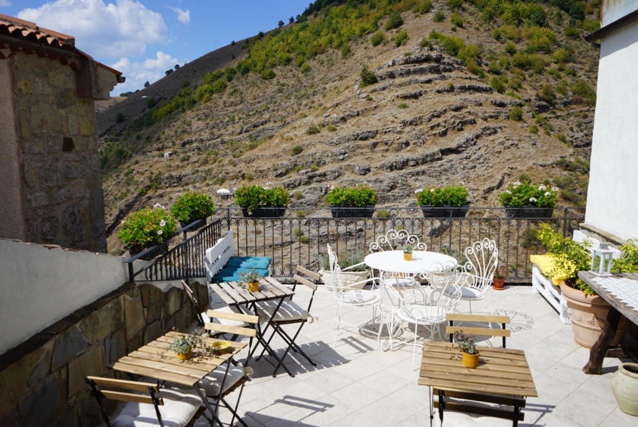 Borgo Manca Suite Sasso di Castalda Εξωτερικό φωτογραφία